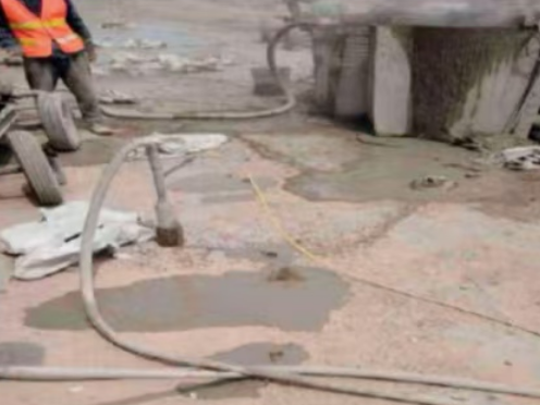 睢宁水泥混凝土路面板底注浆技术 路面脱空注浆整治方案